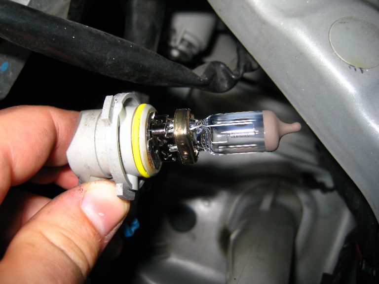 Toyota Corolla Headlight Bulb Size Halogen, Xenon, LED Replacement Guide